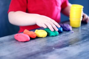Sanseintegration og Autisme: Forståelse og Støtte i Pædagogisk Praksis